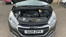 Peugeot 208 1.2 PureTech 82 Signature 5dr [Start Stop] Petrol Hatchback